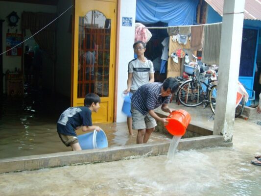 Nền nhà thấp hơn mặt đường là phạm phong thủy nhà ở